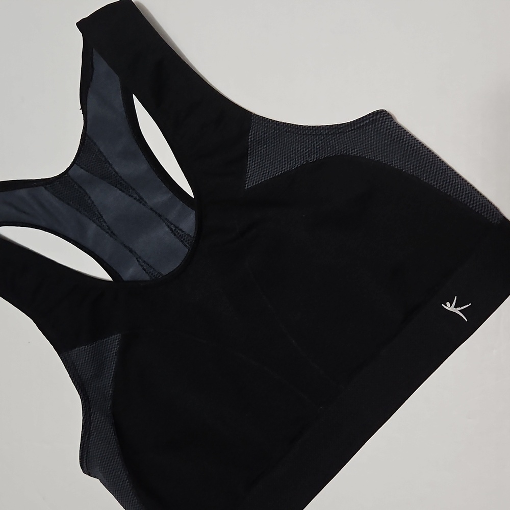 Danskin Now Black and Gray Wireless Padless Pull Over Sports Bra Size M